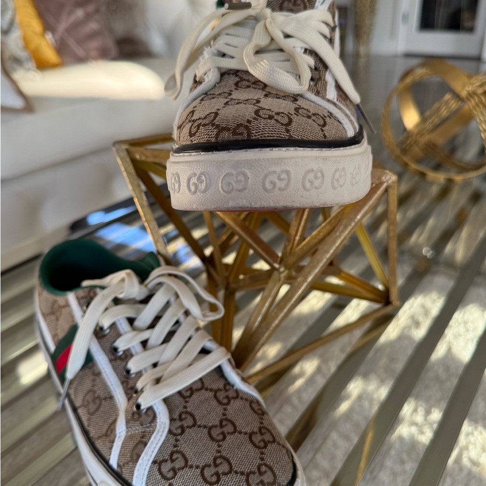 Gucci Beige Canvas Sneakers with Green and Red Stripes. - Picture 5 of 8